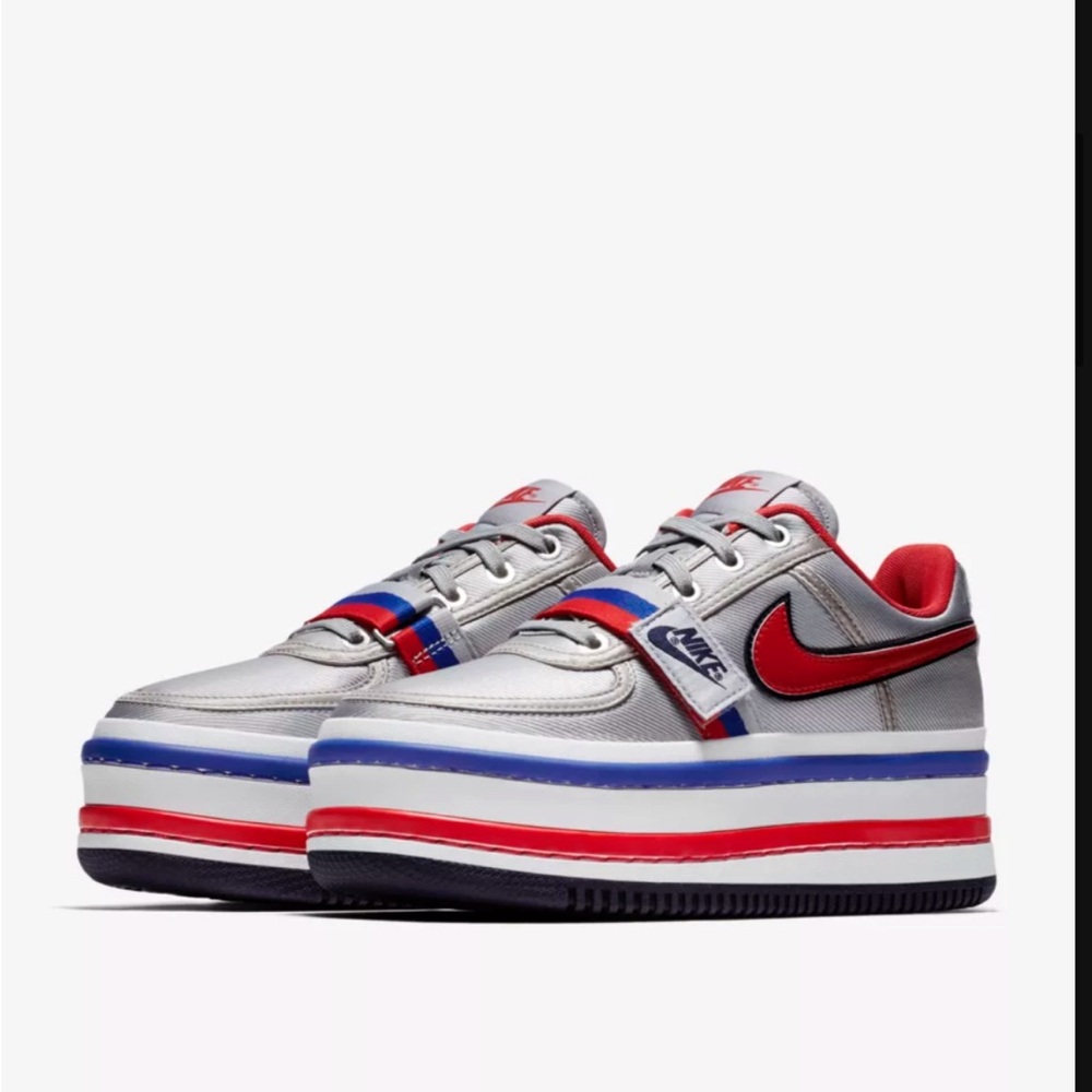 never worn WMNS VANDAL 2K double stack sneakers. These are sold out everywhere